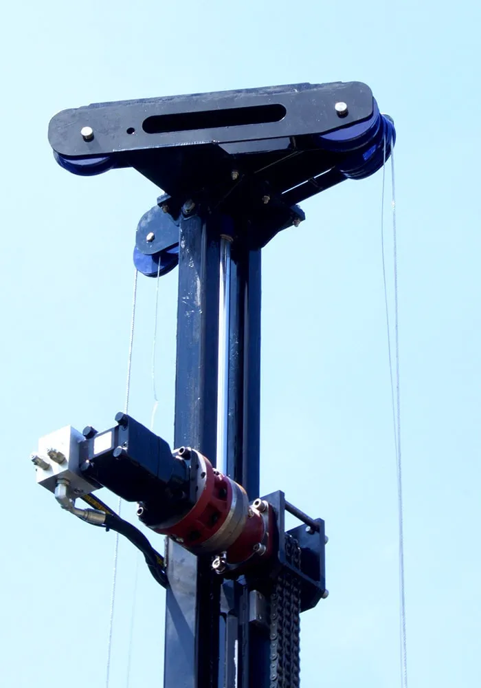 Mastil y torre de perforacion de nuestra maquina para estudios de suelo SPT, la STR-155