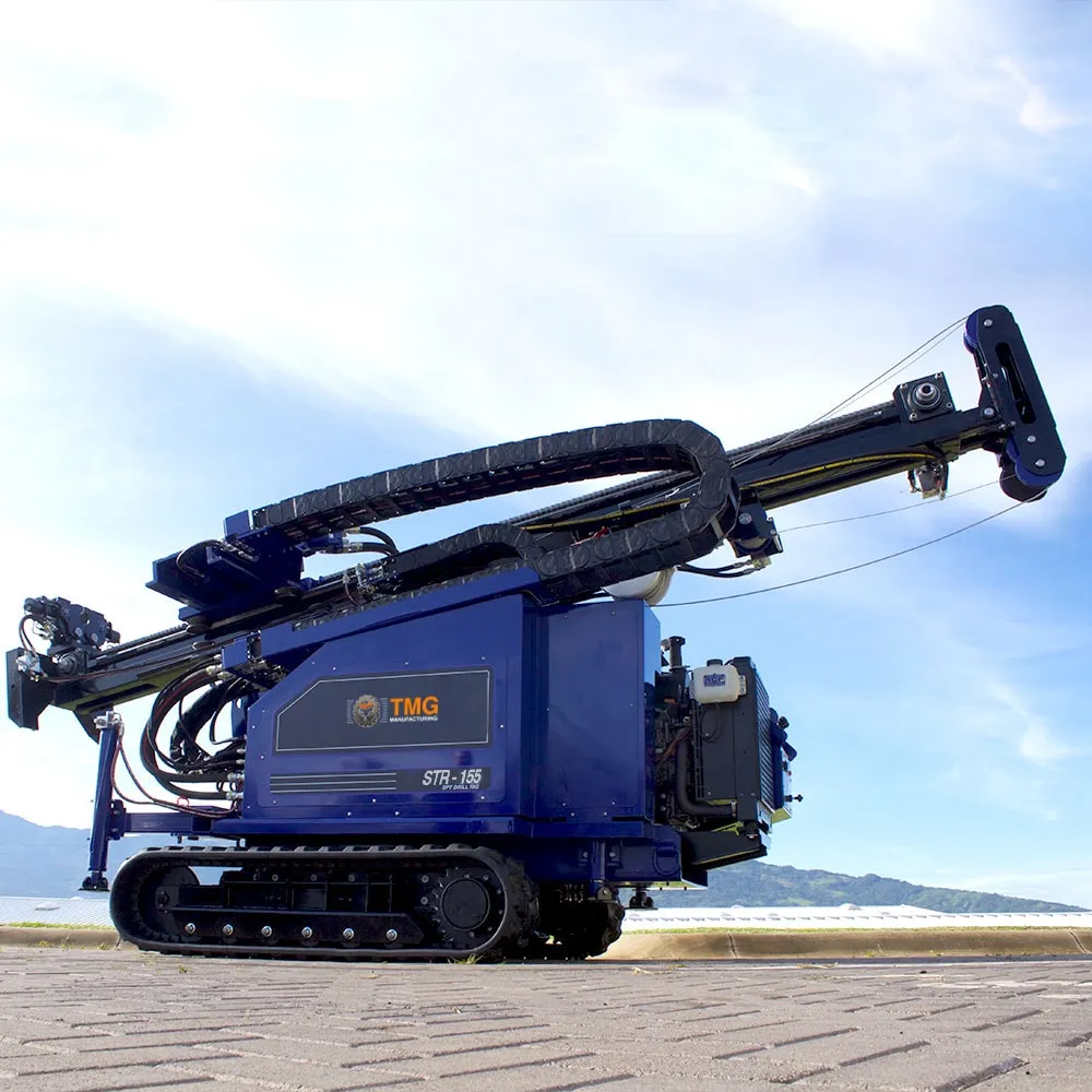 La STR-155, maquinaria para perforar suelos y estudios geotecnicos con martillo spt, puede inclinar el mastil de perforacion para el transporte